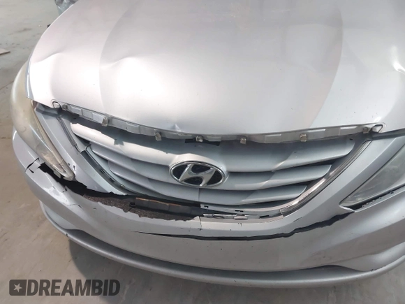 2013 Hyundai Sonata GLS z VIN 5NPEB4AC3DH720286, wystawiony jako IAAI lot #42330871 z przebiegiem 248 099 mil mil oraz . Historia ofert i sprzedaży dostępna na DreamBid. Obrazek 6.