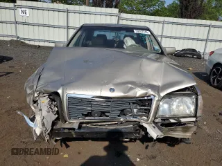 1998 Mercedes-Benz S 320/430/500 z VIN WDBGA43G0WA386349, wystawiony jako Copart lot #59347245 z przebiegiem 178 180 mil mil oraz Szkoda całkowita • Salvage title. Historia ofert i sprzedaży dostępna na DreamBid. Obrazek 5.