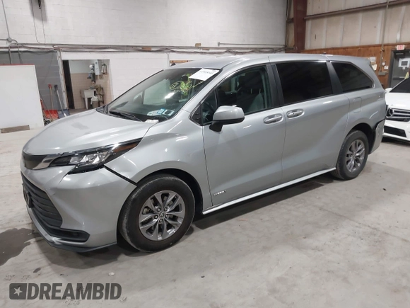 2021 Toyota Sienna LE with VIN 5TDKRKEC9MS043624, listed as a IAAI auction lot 41905045 with 63,993 mi miles. Bid and sale history available at carsss.com. Image 2.