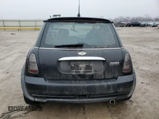 2005 MINI Hardtop z VIN WMWRC33525TK61317, wystawiony jako Copart lot #43325015 z przebiegiem 159 089 mil mil oraz Szkoda całkowita • Salvage title. Historia ofert i sprzedaży dostępna na DreamBid. Obrazek 6.