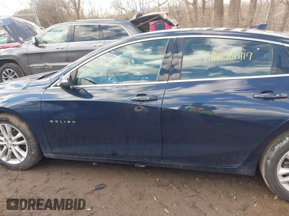 2018 Chevrolet Malibu LT z VIN 1G1ZD5ST7JF214362, wystawiony jako IAAI lot #41676417 z przebiegiem 73 908 mil mil oraz . Historia ofert i sprzedaży dostępna na DreamBid. Obrazek 14.