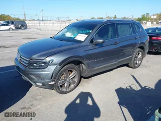 2019 Volkswagen Tiguan SEL Premium with VIN 3VV4B7AX6KM086321, listed as a IAAI auction lot 41121116 with 77,646 mi miles. Bid and sale history available at carsss.com. Image 17.