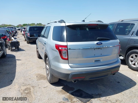 2015 Ford Explorer Limited with VIN 1FM5K7F86FGA26586, listed as a IAAI auction lot 41835232 with 161,191 mi miles. Bid and sale history available at carsss.com. Image 3.