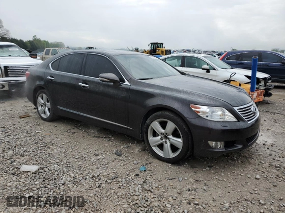 2010 Lexus LS 460 z VIN JTHBL5EFXA5096717, wystawiony jako Copart lot #52701975 z przebiegiem 166 392 mil mil oraz Szkoda całkowita • Salvage title. Historia ofert i sprzedaży dostępna na DreamBid. Obrazek 4.