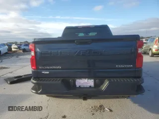 2020 Chevrolet Silverado 1500 Custom with VIN 1GCRWBEHXLZ141173, listed as a Copart auction lot 41639755 with 68,666 mi miles and Salvage Title. Bid and sale history available at carsss.com. Image 6.