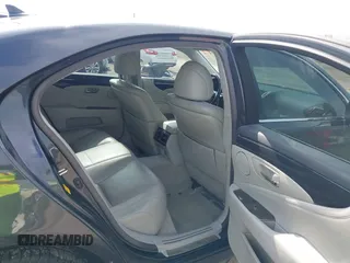 2009 Lexus LS 460 с VIN JTHCL46F095001574, выставлен на аукционе IAAI как лот 42115283 с пробегом 123 944 миль миль и . История ставок и продаж доступна на DreamBid. Изображение 8.