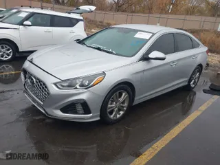 2019 Hyundai Sonata Sport with VIN 5NPE34AFXKH770235, listed as a IAAI auction lot 40941753 with 111,169 mi miles. Bid and sale history available at carsss.com. Image 2.