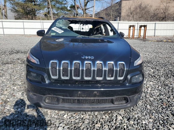2015 Jeep Cherokee Latitude with VIN 1C4PJMCB0FW768017, listed as a Copart auction lot 49658105 with Not Provided miles and Clean Title. Bid and sale history available at DreamBid. Image 5.