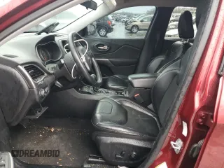 2019 Jeep Cherokee Latitude Plus z VIN 1C4PJLLB9KD454527, wystawiony jako Copart lot #50931235 z przebiegiem 108 543 mil mil oraz Szkoda całkowita • Salvage title. Historia ofert i sprzedaży dostępna na DreamBid. Obrazek 7.