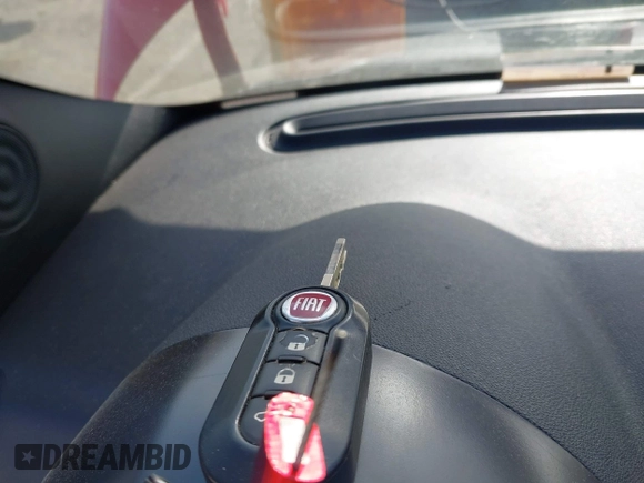 2014 FIAT 500e z VIN 3C3CFFGE3ET245079, wystawiony jako IAAI lot #42099527 z przebiegiem 47 088 mil mil oraz . Historia ofert i sprzedaży dostępna na DreamBid. Obrazek 11.