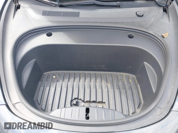 2022 Tesla Model 3 Long Range z VIN 5YJ3E1EB2NF203477, wystawiony jako IAAI lot #42037932 z przebiegiem 56 509 mil mil oraz . Historia ofert i sprzedaży dostępna na DreamBid. Obrazek 10.