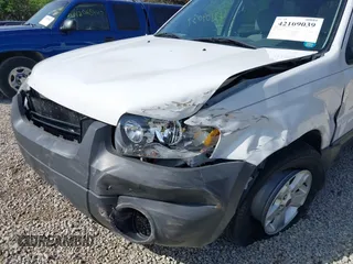 2006 Ford Escape XLT с VIN 1FMYU03166KB00592, выставлен на аукционе IAAI как лот 42109039 с пробегом 113 961 миль миль и . История ставок и продаж доступна на DreamBid. Изображение 6.