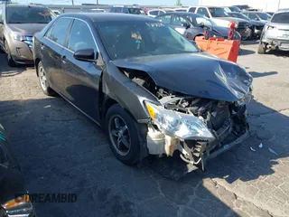 2012 Toyota Camry L z VIN 4T1BF1FK3CU018281, wystawiony jako IAAI lot #42028728 z przebiegiem 149 016 mil mil oraz . Historia ofert i sprzedaży dostępna na DreamBid. Obrazek 1.