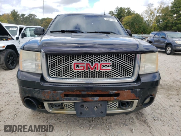 2007 GMC Sierra Denali z VIN 2GTEK638971651761, wystawiony jako Copart lot #73001574 z przebiegiem Nie podano mil oraz Nie do naprawy. Historia ofert i sprzedaży dostępna na DreamBid. Obrazek 5.