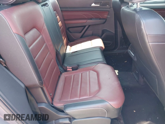 2023 Volkswagen Atlas SEL Premium R-Line z VIN 1V2FE2CA1PC218595, wystawiony jako IAAI lot #42223877 z przebiegiem 48 477 mil mil oraz . Historia ofert i sprzedaży dostępna na DreamBid. Obrazek 8.