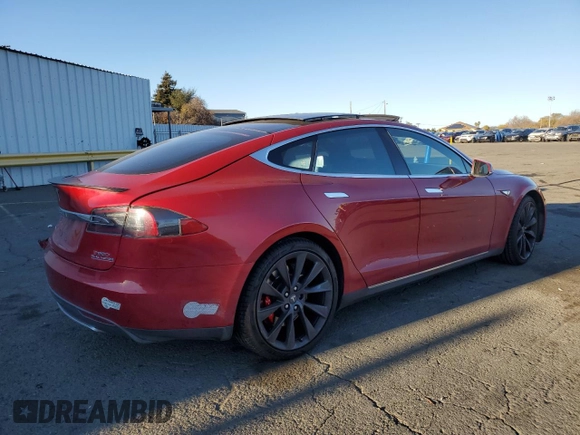 2015 Tesla Model S 85D with VIN 5YJSA1E40FF114095, listed as a Copart auction lot 84114284 with 114,882 mi miles and Salvage Title. Bid and sale history available at carsss.com. Image 3.