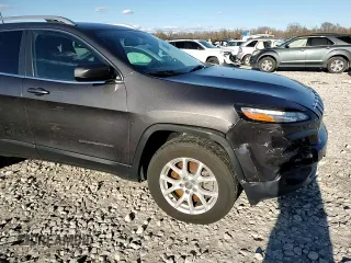 2018 Jeep Cherokee Latitude Plus with VIN 1C4PJMLXXJD517893, listed as a Copart auction lot 81373934 with 49,747 mi miles and Salvage Title. Bid and sale history available at DreamBid. Image 11.