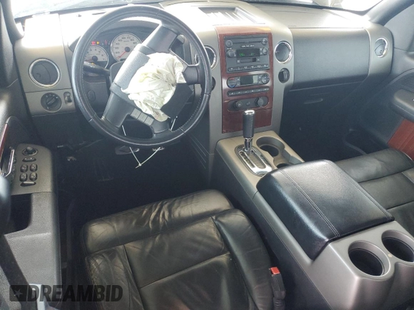 2005 Ford F-150 XLT с VIN 1FTPW12545FA79608, выставлен на аукционе Copart как лот 55271705 с пробегом 245 004 миль миль и Списание • Salvage title. История ставок и продаж доступна на DreamBid. Изображение 8.