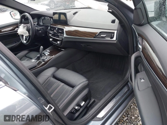 2018 BMW 5 Series 530i xDrive with VIN WBAJA7C54JWA72657, listed as a IAAI auction lot 41821105 with 48,033 mi miles. Bid and sale history available at carsss.com. Image 5.