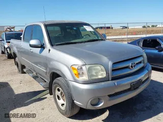 2005 Toyota Tundra SR5 with VIN 5TBET34125S465698, listed as a IAAI auction lot 42077053 with 320,763 mi miles. Bid and sale history available at carsss.com. Image 1.