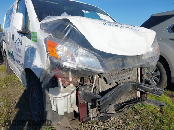 2018 Nissan NV200 SV z VIN 3N6CM0KN1JK701969, wystawiony jako IAAI lot #41600810 z przebiegiem Nie podano mil oraz . Historia ofert i sprzedaży dostępna na DreamBid. Obrazek 6.
