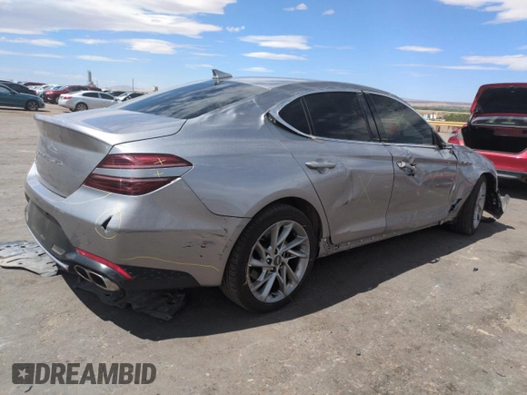 2022 Genesis G70 2.0T z VIN KMTG34TA2NU095874, wystawiony jako Copart lot #56803375 z przebiegiem 61 492 mil mil oraz Szkoda całkowita • Salvage title. Historia ofert i sprzedaży dostępna na DreamBid. Obrazek 3.