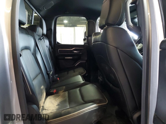 2020 Ram 1500 Laramie z VIN 1C6SRFDT5LN164297, wystawiony jako Copart lot #55420835 z przebiegiem 67 911 mil mil oraz Szkoda całkowita • Salvage title. Historia ofert i sprzedaży dostępna na DreamBid. Obrazek 10.
