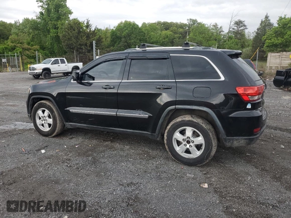 2011 Jeep Grand Cherokee Laredo z VIN 1J4RR4GG5BC609569, wystawiony jako Copart lot #55701055 z przebiegiem 234 116 mil mil oraz Czysty tytuł • Clean title. Historia ofert i sprzedaży dostępna na DreamBid. Obrazek 2.