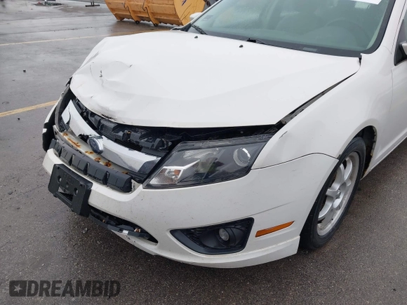 2010 Ford Fusion SE with VIN 3FAHP0HA3AR202527, listed as a IAAI auction lot 41698369 with 194,621 mi miles. Bid and sale history available at carsss.com. Image 6.