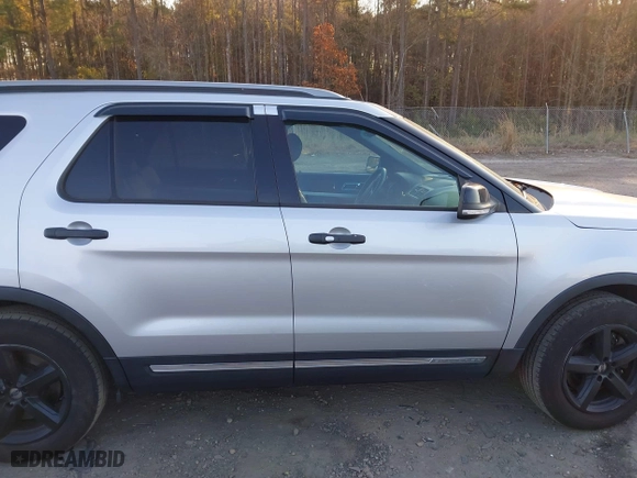 2017 Ford Explorer XLT with VIN 1FM5K8DH3HGB03300, listed as a IAAI auction lot 40978498 with 94,665 mi miles. Bid and sale history available at carsss.com. Image 14.