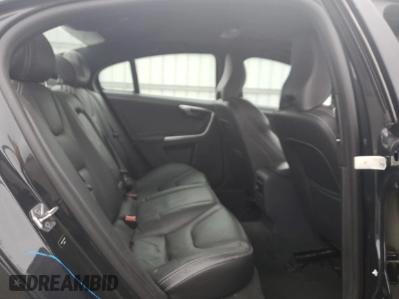 2015 Volvo S60 T5 Drive-E Premier with VIN YV126MFK6F1352357, listed as a Copart auction lot 70982193 with 31,445 mi miles. Bid and sale history available at carsss.com. Image 10.