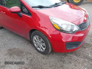 2013 Kia Rio LX z VIN KNADM4A33D6256655, wystawiony jako IAAI lot #42345170 z przebiegiem 188 540 mil mil oraz . Historia ofert i sprzedaży dostępna na DreamBid. Obrazek 12.