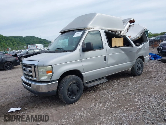 2008 Ford Econoline Passenger XL z VIN 1FBNE31LX8DA94009, wystawiony jako IAAI lot #42360766 z przebiegiem 154 504 mil mil oraz . Historia ofert i sprzedaży dostępna na DreamBid. Obrazek 2.