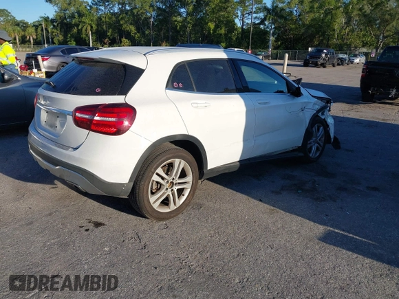 2019 Mercedes-Benz GLA 250 z VIN WDCTG4EB1KJ551894, wystawiony jako IAAI lot #41807453 z przebiegiem 81 606 mil mil oraz . Historia ofert i sprzedaży dostępna na DreamBid. Obrazek 4.