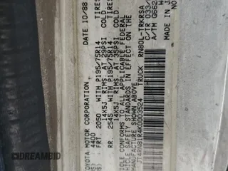 1989 Toyota Pickup z VIN JT4RN81R4K0003524, wystawiony jako Copart lot #56073845 z przebiegiem 153 704 mil mil oraz Tytuł czysty. Historia ofert i sprzedaży dostępna na DreamBid. Obrazek 12.