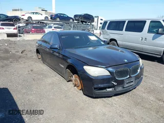2012 BMW 7 Series 750i with VIN WBAKA8C50CDX01126, listed as a IAAI auction lot 41754829 with 146,499 mi miles. Bid and sale history available at carsss.com. Image 1.