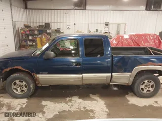 2000 Chevrolet Silverado 1500 LS with VIN 2GCEK19T0Y1274947, listed as a IAAI auction lot 42042066 with 200,262 mi miles. Bid and sale history available at carsss.com. Image 6.