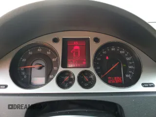 2008 Volkswagen Passat Komfort с VIN WVWAK73C68P082414, выставлен на аукционе Copart как лот 61903505 с пробегом 118 352 миль миль и Списание • Salvage title. История ставок и продаж доступна на DreamBid. Изображение 9.
