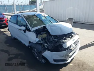 2014 Ford Fiesta SE z VIN 3FADP4EJ4EM117919, wystawiony jako IAAI lot #42262361 z przebiegiem 121 141 mil mil oraz . Historia ofert i sprzedaży dostępna na DreamBid. Obrazek 1.