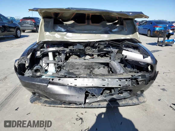 2016 Dodge Challenger 392 Hemi Scat Pack Shaker z VIN 2C3CDZFJ8GH279147, wystawiony jako Copart lot #41882095 z przebiegiem 98 874 mil mil oraz Szkoda całkowita • Salvage title. Historia ofert i sprzedaży dostępna na DreamBid. Obrazek 5.