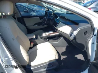 2018 Honda Clarity Plug-In Hybrid Touring with VIN JHMZC5F31JC021404, listed as a IAAI auction lot 41861106 with 189,254 mi miles. Bid and sale history available at carsss.com. Image 5.
