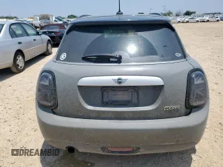 2015 MINI Hardtop 4 Door с VIN WMWXS5C51FT830794, выставлен на аукционе Copart как лот 57451785 с пробегом 171 669 миль миль и Списание • Salvage title. История ставок и продаж доступна на DreamBid. Изображение 6.