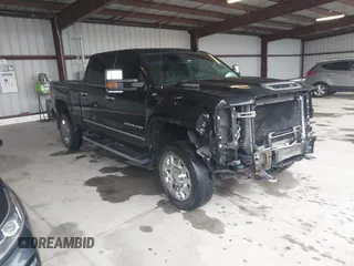 2017 GMC Sierra 2500HD Denali z VIN 1GT12UEY8HF222623, wystawiony jako IAAI lot #41985737 z przebiegiem 133 683 mil mil oraz . Historia ofert i sprzedaży dostępna na DreamBid. Obrazek 1.