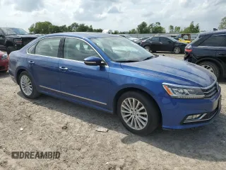 2017 Volkswagen Passat SE z VIN 1VWBT7A34HC005632, wystawiony jako Copart lot #54880335 z przebiegiem 67 425 mil mil oraz Szkoda całkowita • Salvage title. Historia ofert i sprzedaży dostępna na DreamBid. Obrazek 4.