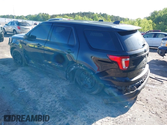 2019 Ford Police Interceptor Utility z VIN 1FM5K8AT0KGA31584, wystawiony jako IAAI lot #42011705 z przebiegiem 145 304 mil mil oraz . Historia ofert i sprzedaży dostępna na DreamBid. Obrazek 3.