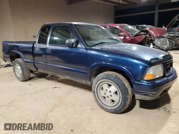 2000 GMC Sonoma SLS with VIN 1GTDT19W2Y8243957, listed as a Copart auction lot 42683455 with 182,447 mi miles and Salvage Title. Bid and sale history available at DreamBid. Image 4.