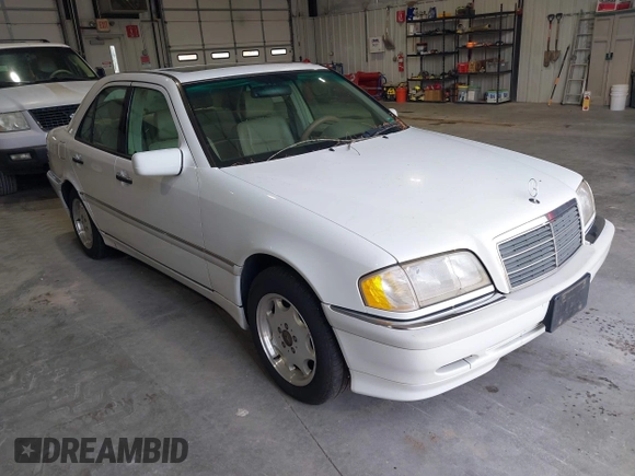 1998 Mercedes-Benz C 230/260/280/320 с VIN WDBHA23G4WA593965, выставлен на аукционе IAAI как лот 42104578 с пробегом 268 327 миль миль и . История ставок и продаж доступна на DreamBid. Изображение 1.