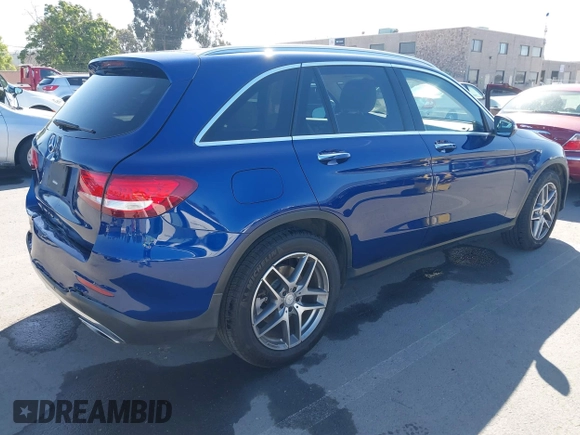 2017 Mercedes-Benz GLC 300 z VIN WDC0G4JB7HF128354, wystawiony jako IAAI lot #42278665 z przebiegiem 138 573 mil mil oraz . Historia ofert i sprzedaży dostępna na DreamBid. Obrazek 4.