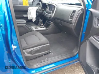 2021 Chevrolet Colorado 2WD LT z VIN 1GCGSCEN9M1226777, wystawiony jako IAAI lot #41895262 z przebiegiem 68 065 mil mil oraz . Historia ofert i sprzedaży dostępna na DreamBid. Obrazek 5.