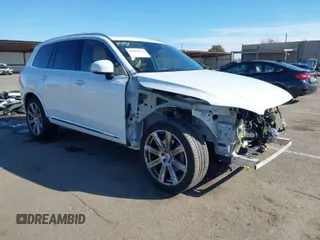 2016 Volvo XC90 T6 Inscription with VIN YV4A22PL1G1036985, listed as a IAAI auction lot 41698124 with 88,578 mi miles. Bid and sale history available at carsss.com. Image 1.